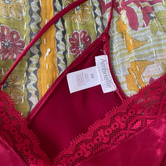 Red lace slip dress new with tags XS - Picture 5 of 7